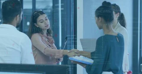 Image of data processing and shapes over diverse colleagues shaking hands Foto stock