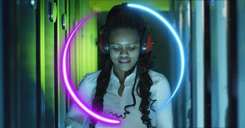 Image of data processing over african american female it engineer and computer Foto stock