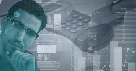 Image of data processing over calculator and caucasian man Foto stock