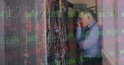 Image of data processing over caucasian male worker in server room Foto stock