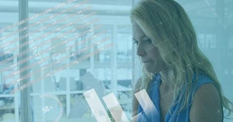 Image of data processing over caucasian businesswoman Foto stock