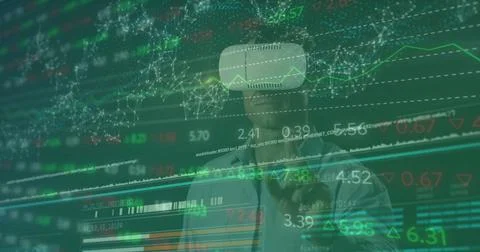 Image of data processing over caucasian man with vr headset Foto stock