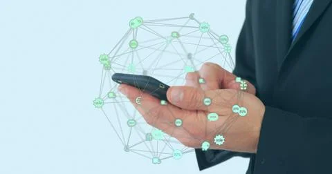 Image of data processing over caucasian businessman using smartphone Foto stock