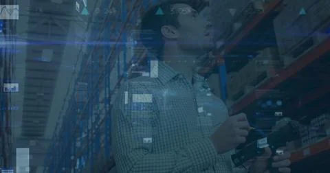 Image of data processing over caucasian man in warehouse Foto stock