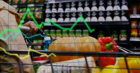Image of data processing over caucasian man grocery shopping Foto stock