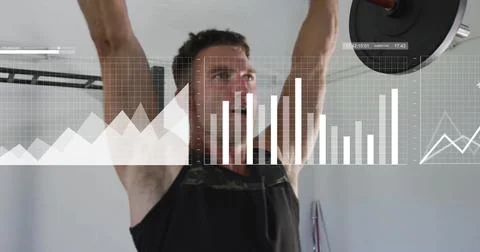 Image of data processing over caucasian man lifting barbell at gym Foto stock