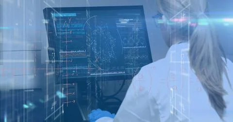 Image of data processing over female caucasian scientist using computer Foto stock