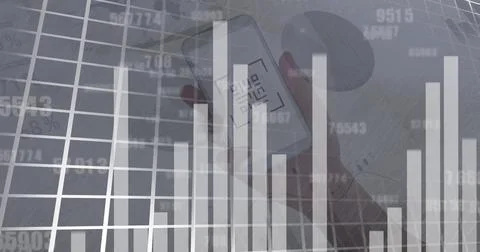 Image of data processing over hand holding smartphone Foto stock