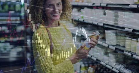Image of data processing over happy caucasian woman in shop Foto stock