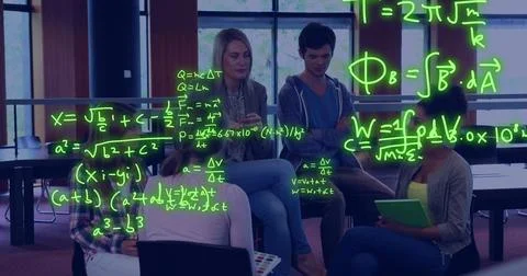 Image of equations and data processing over diverse students Foto stock