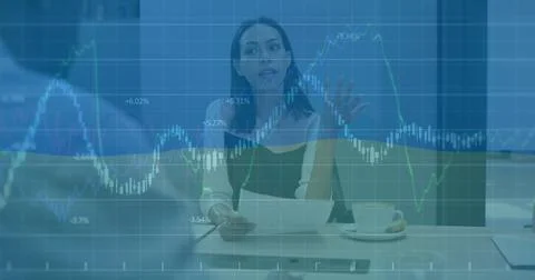 Image of financial data processing and flag of usa over diverse business people Foto stock