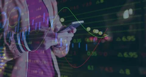 Image of financial data processing over caucasian man using smartphone in city Foto stock