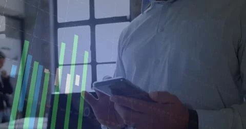 Image of financial data processing over caucasian man using smartphone Foto stock