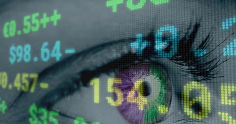 Image of financial data processing over woman's eye in background Foto stock