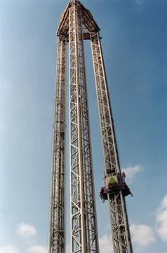 Image of a free fall tower in an amusement park Stock-Fotos
