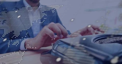 Image of globe and data processing over caucasian man using laptop in office Foto stock