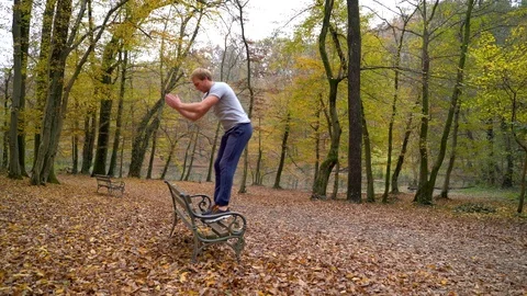 Image of man doing exercíces at public park, Zagreb, Croatia. Vídeo Stock 102537830
