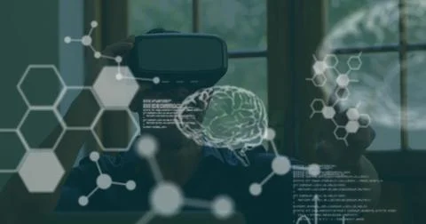 Image of medical data processing over caucasian man wearing vr headset at home Foto stock