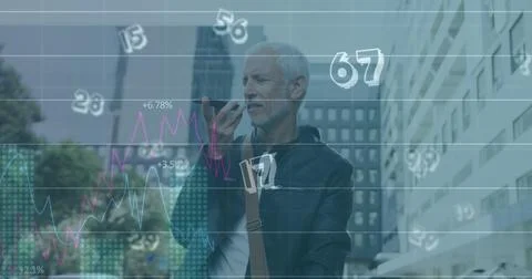 Image of numbers and data processing over caucasian man using smartphone Foto stock