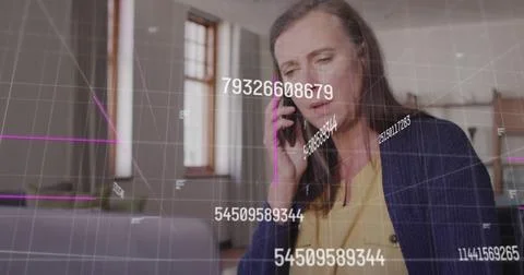 Image of numbers and data processing over caucasian woman using smartphone Foto stock
