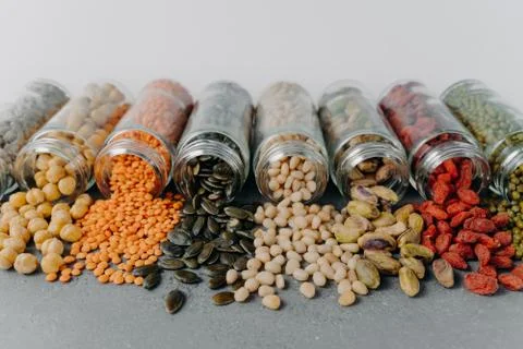 Image of nutrient pinenuts, mung beans, sunflower seeds, chickpea, pistachio  Foto stock