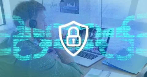 Image of online security padlock and chain over caucasian man using phone Illustrazione stock