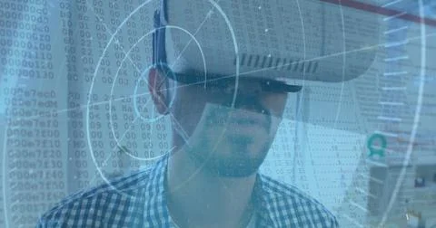 Image of scope scanning and binary coding over man wearing vr headset Foto stock