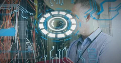 Image of scope scanning and data processing over caucasian it man computer Foto stock