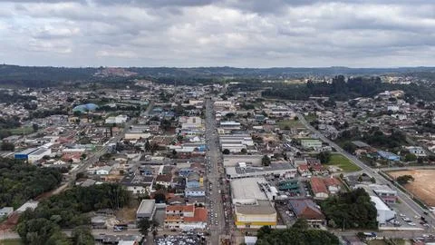 Image using drone, on a cloudy day, of the central region of the city of Al.. Foto stock