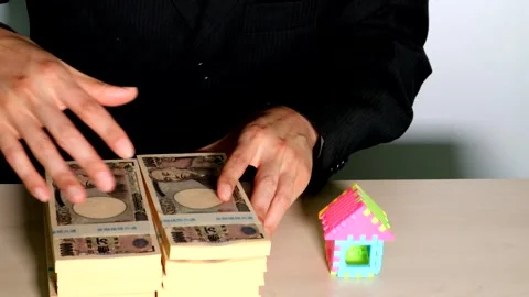 Imagine buying a house 動画素材 334825309
