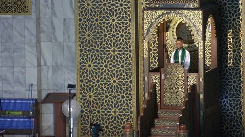 Imam gives speech before Friday prayer in Surabaya, Islam religion Indonesia Video stock 78570241