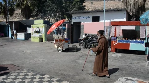 An imam raging with a strong grawl Stock Footage 44782885
