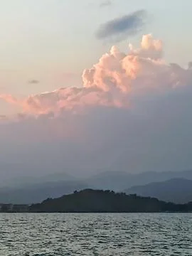 IMG 20260408 192555~2 库存照片