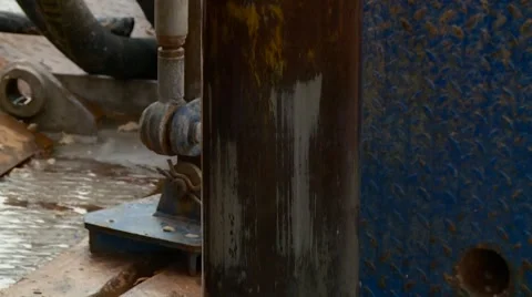 Immersing casing pipe into the borehole Video stock 55014300