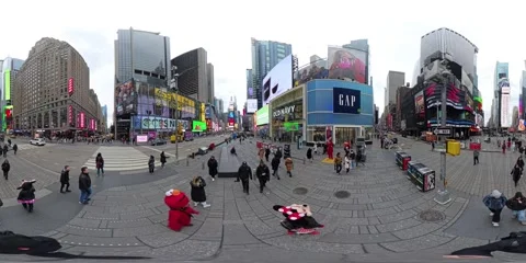 Immersive 360 VR high angle walking pov of Times Square Видео 301090349