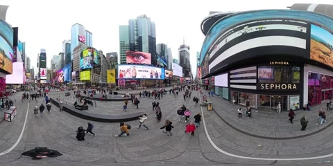 Immersive 360 VR high angle walking pov of Times Square Stockbeeldmateriaal 301102649