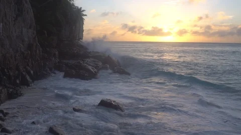 The impact of the waves on the cliffs or shoreline 36 스톡 동영상 112189780