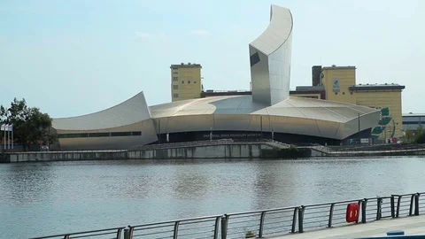 Imperial War Museum North 動画素材 77992398