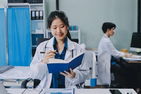 Implement those changes and we can see. Shot of a group of nurses and docto.. Foto stock
