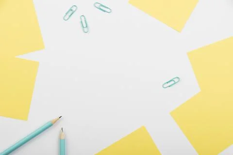Important Messages Presented With Paperclips, Colored Pen And Notes Around Stockfoto's