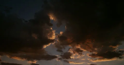 Impressionistic cloudscape in the western sky at nightfall. Stock Footage 340484032