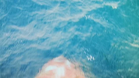 Impressive closeup of a large ship bow moving forward and cutting the foamy sea 库存影片 123225914