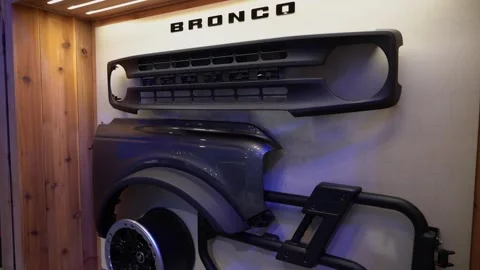 An impressive display showcasing various Ford Bronco parts and accessories Vidéo 291625659