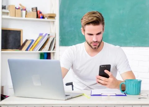 Improve knowledge. Student learn programming language. Youth demand modern Foto stock