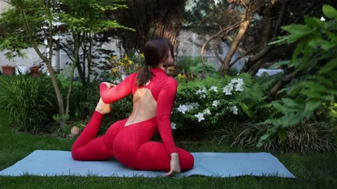 Improving flexibility later in life Stock-Footage 336780910