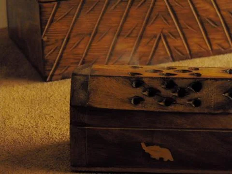 Incense box on a rustic table. Foto stock
