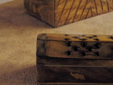 Incense box on a rustic table. Foto stock