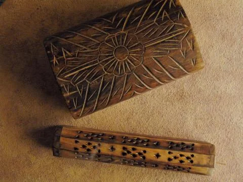 Incense box on a rustic table. Foto stock