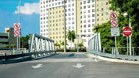 Incoming Bridge Traffic Time Lapse Miami Springs Video stock 54672959