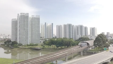 Incoming Outgoing Train Stockbeeldmateriaal 129692226